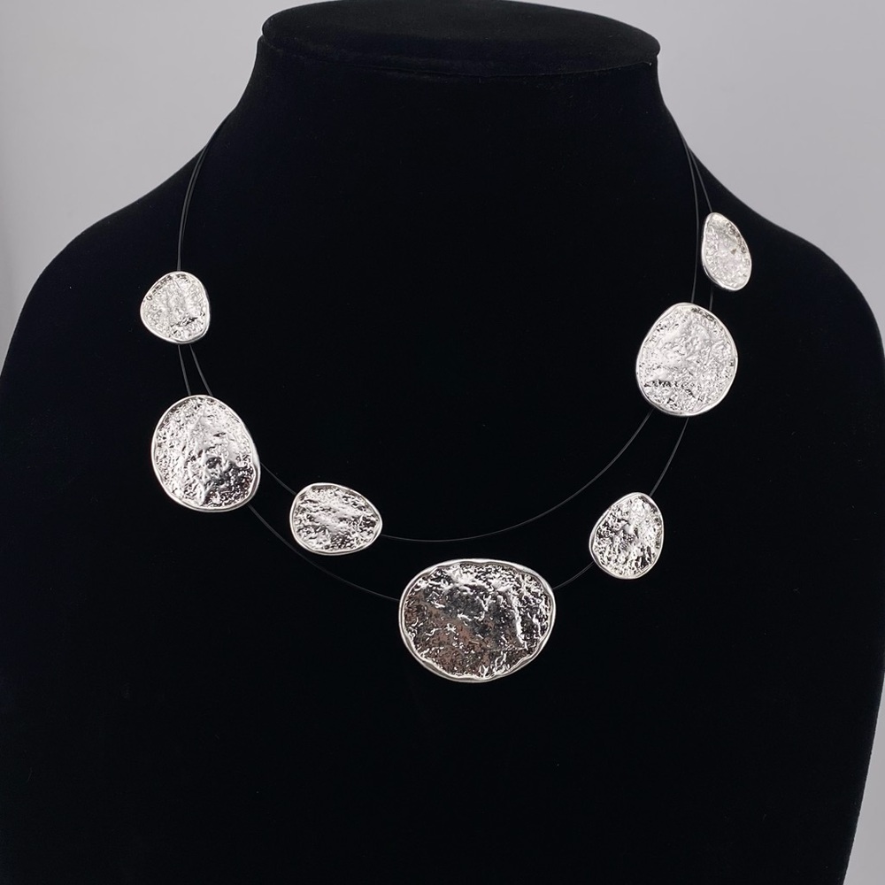 🇨🇦 Silver Tone Necklace by Spoutnik